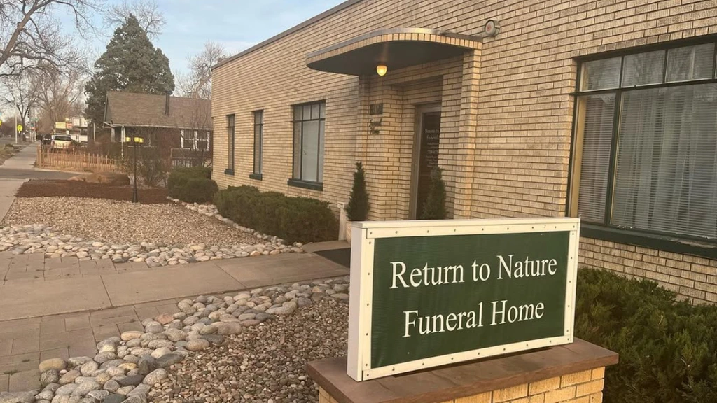 Foto: Eigenares uitvaartcentrum VS krijgt tientallen jaren cel voor verbergen 189 lichamen